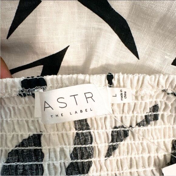 ASTR THE LABEL Marlene Square Neck Smocked Midi Dress NWT - Picture 7 of 11